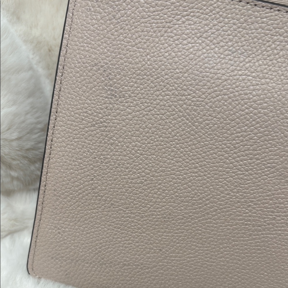 Michael Kors Dusty Rose Clutch with Gold Logo and Wrist Strap - Picture 5 of 9